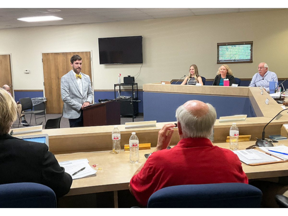 Untitled design - 1 Sam Shelton being sworn in