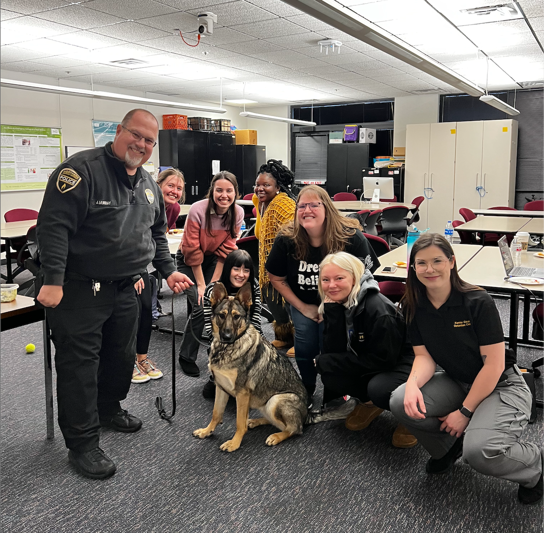 Officer Murray and K-9 Officer Athena and a group of students